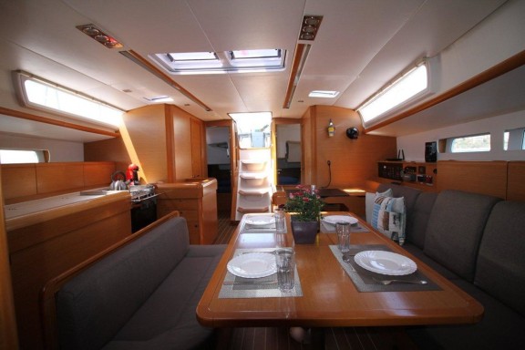 Sun Odyssey 509 in Athen "King of hearts"
