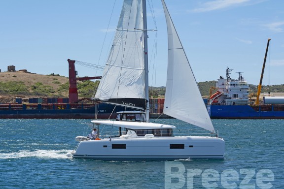 Lagoon 42 in Lavrion "BREEZE"