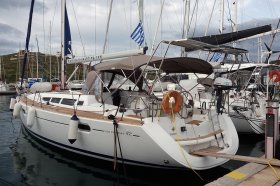 Sun Odyssey 42i in Lavrion "Flora"