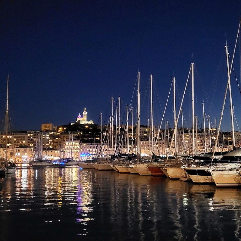 Marseille Hafen bei Nacht