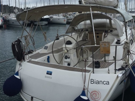 Bavaria cruiser 33 in Scarlino "Bianca"