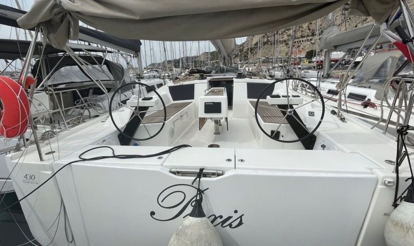 Dufour 430 GL in Marseille "Pyxis"