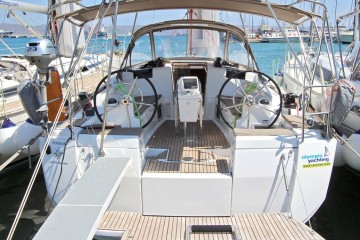 Sun Odyssey 419 in Lavrion "Perseas"