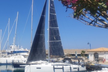Sun Odyssey 410 in Tropea "The song is you"