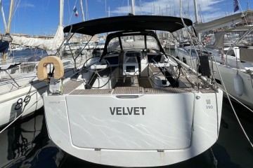 Dufour 390 GL in Marseille "Velvet"