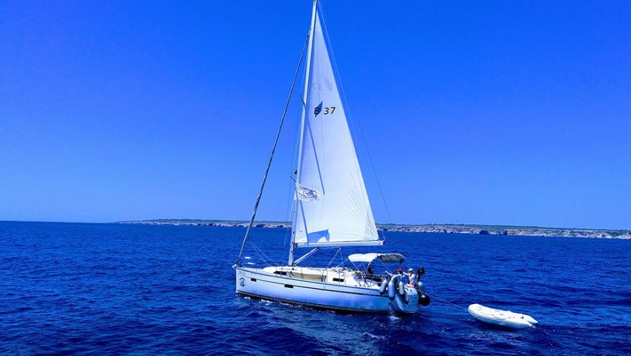Bavaria cruiser 37 in Palma "Chilly Lilly"
