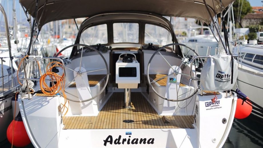 Bavaria cruiser 37 in Trogir "Adriana"